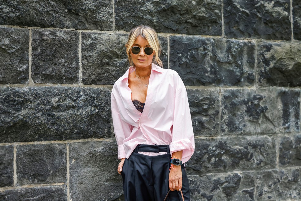 É assim que as estilosas deixam a lingerie à mostra de um jeito cool