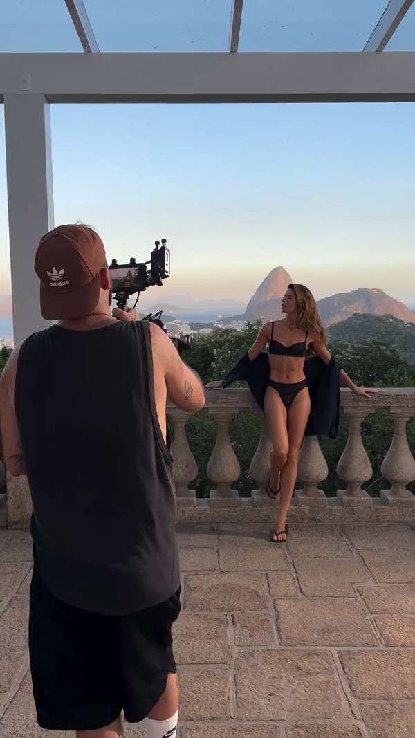 No Rio Camila Queiroz Mostra Bastidores De Ensaio De Lingerie E Ganha Elogios Surreal