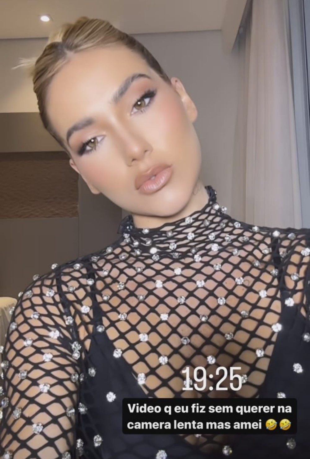 Virgínia Fonseca aposta em look lingerie à mostra e impacta marido beleza Linda