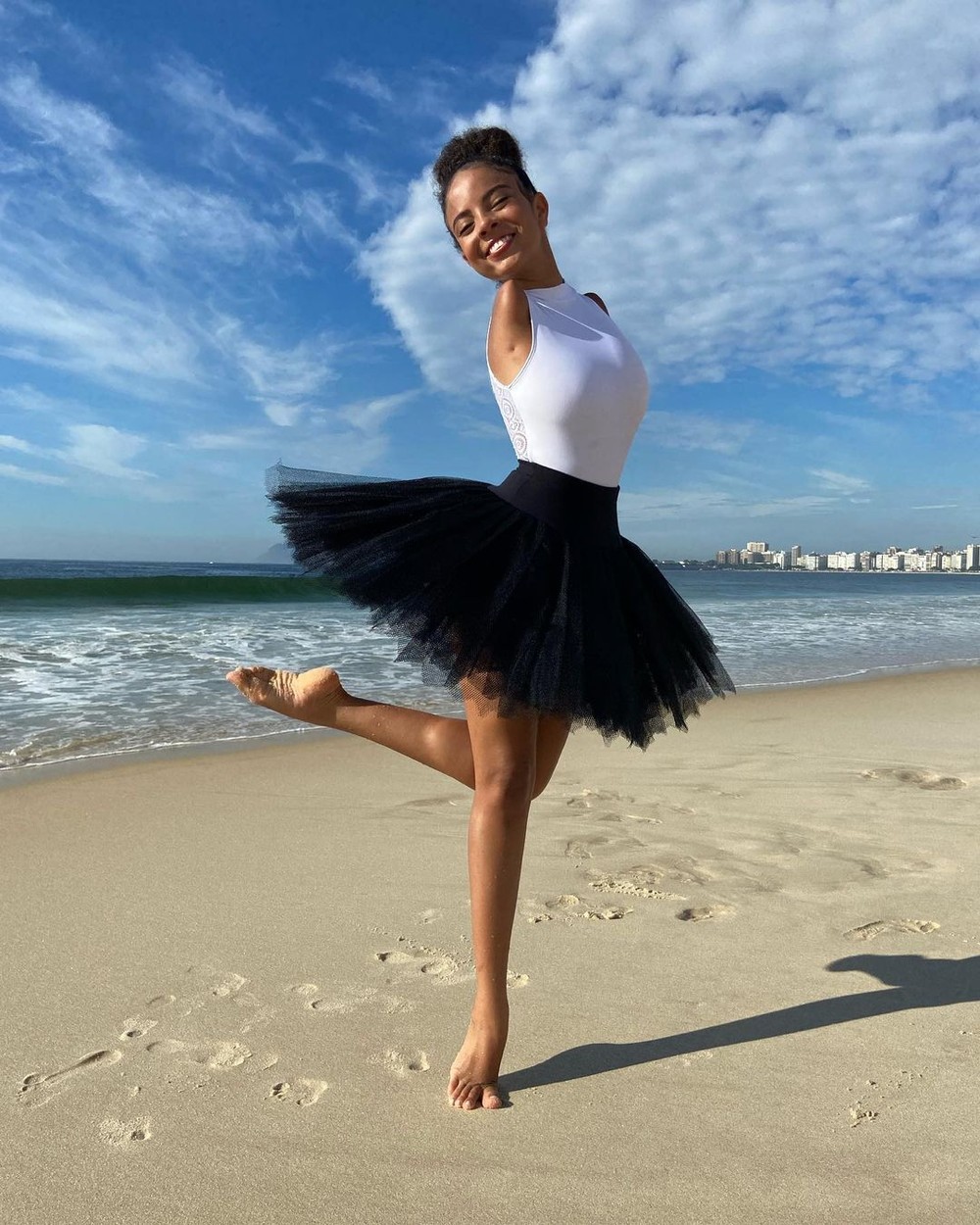 Vitória Bueno é bailarina e influenciadora de maquiagem: ‘Minha