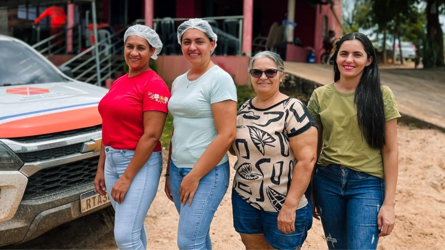 Mulheres criam rede de apoio a desabrigados
