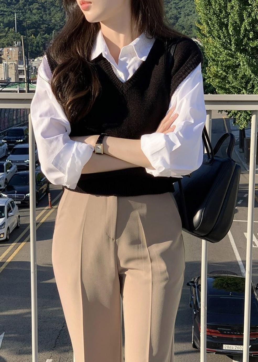 Pensado especialmente no inverno, a calça pode ser combinada com cardigans, coletes e muito mais. — Foto: Reprodução/Pinterest @aura14324