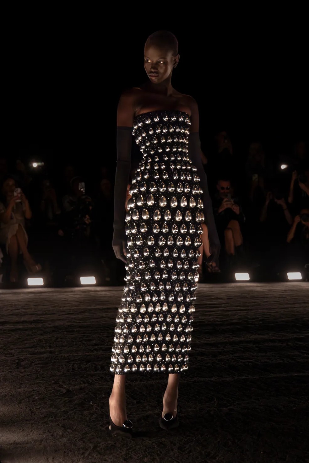 Schiaparelli, alta-costura de outono 2024 — Foto: Schiaparelli
