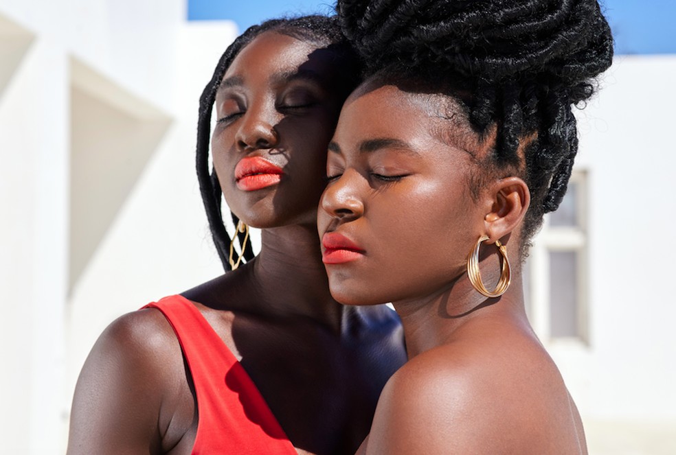 Iluminadores para prolongar o verão — Foto: Getty Images