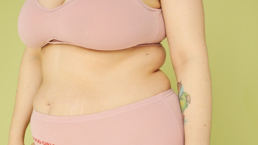Mulheres gordas sofrem preconceitos em diversas áreas, incluindo entre quatro paredes