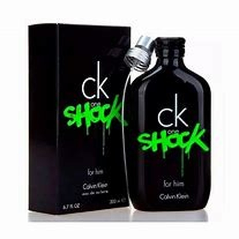 CK One Shock conta com notas marcantes de maracujá, chocolate e patchouli, essa fragrância combina perfeitamente com a energia ousada e imprevisível dos sagitarianos — Foto: Reprodução/Calvin Klein