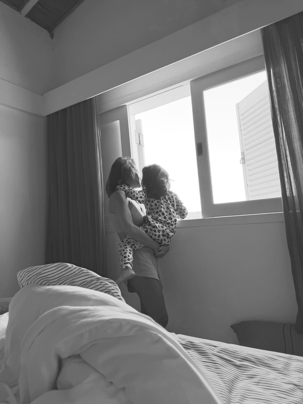 Lembra dele? Ex-'Malhação', Roger Gobeth mostra feriadão ao lado da mulher e da filha: 'Só amor' — Foto: Reprodução/Instagram