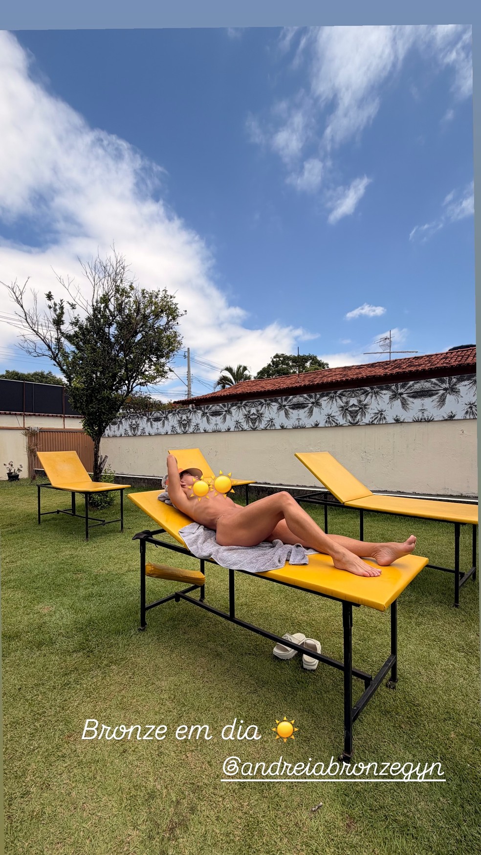 Poliana Rocha faz topless — Foto: Reprodução/ Instagram @poliana