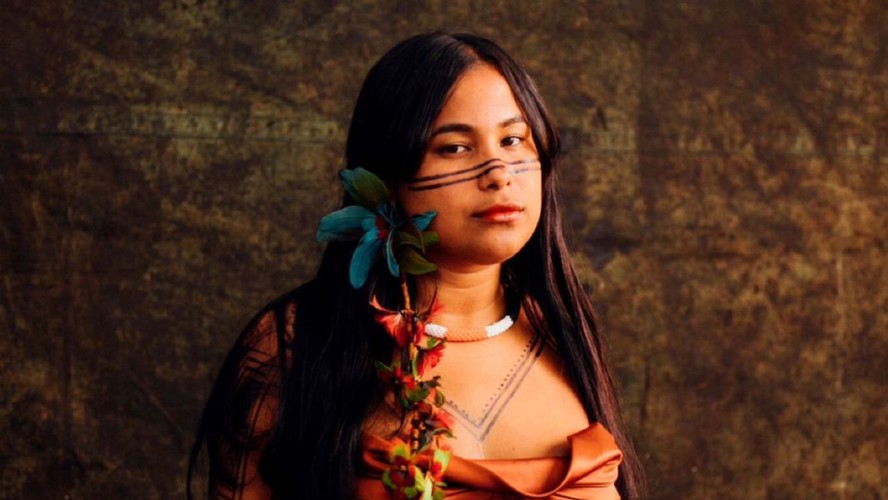 Kaê Guajajara: a voz que ressoa a cultura indígena e enfrenta o racismo