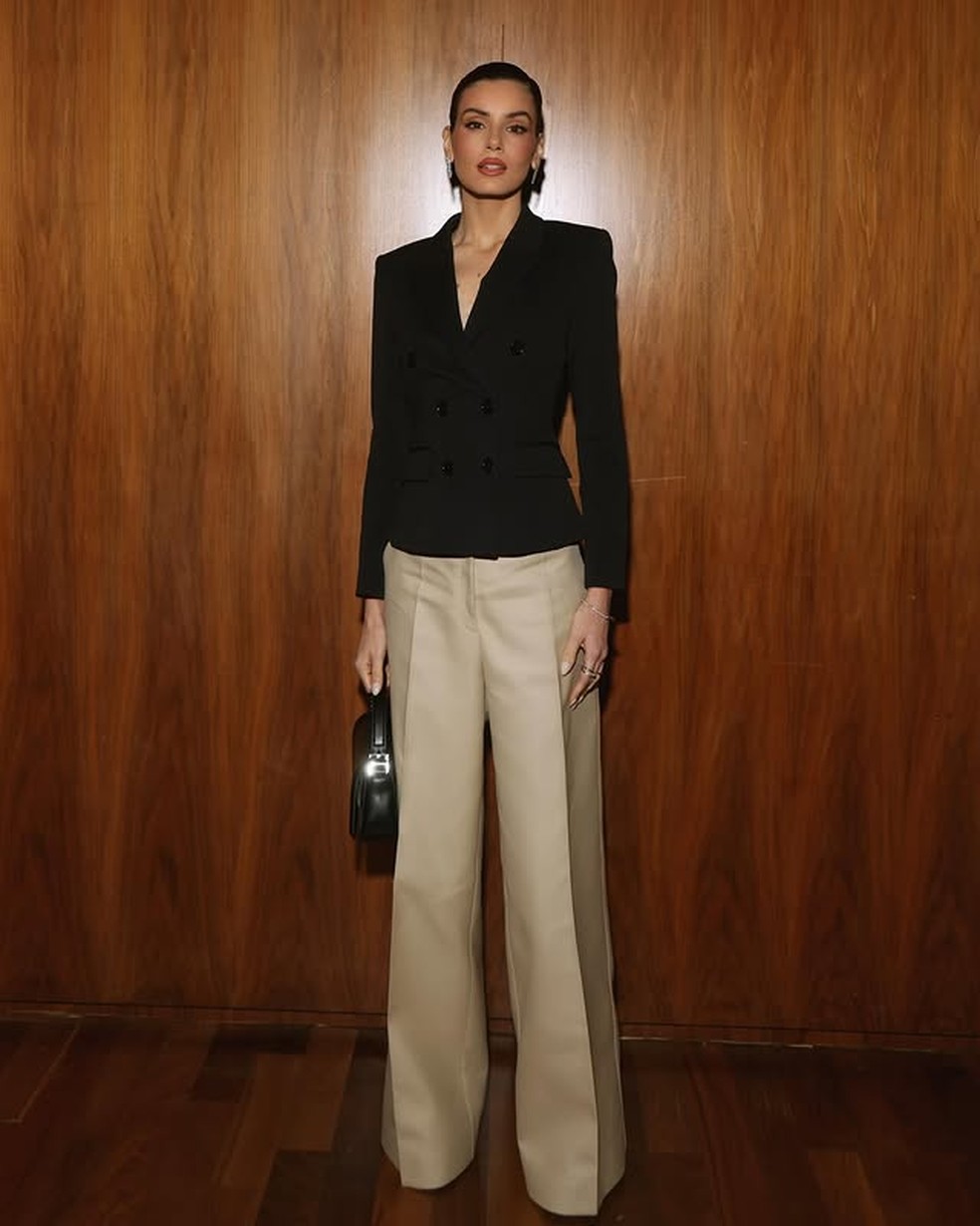 10 looks de Camila Queiroz para se inspirar — Foto: Reprodução/Instagram @camilaqueiroz