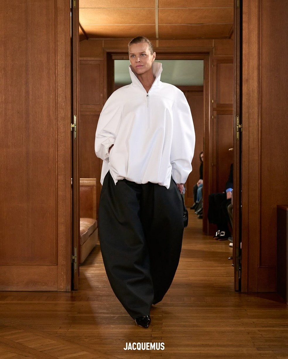 Desfile masculino de outono/inverno 2025 da Jacquemus — Foto: Reprodução/Instagram @jacquemus