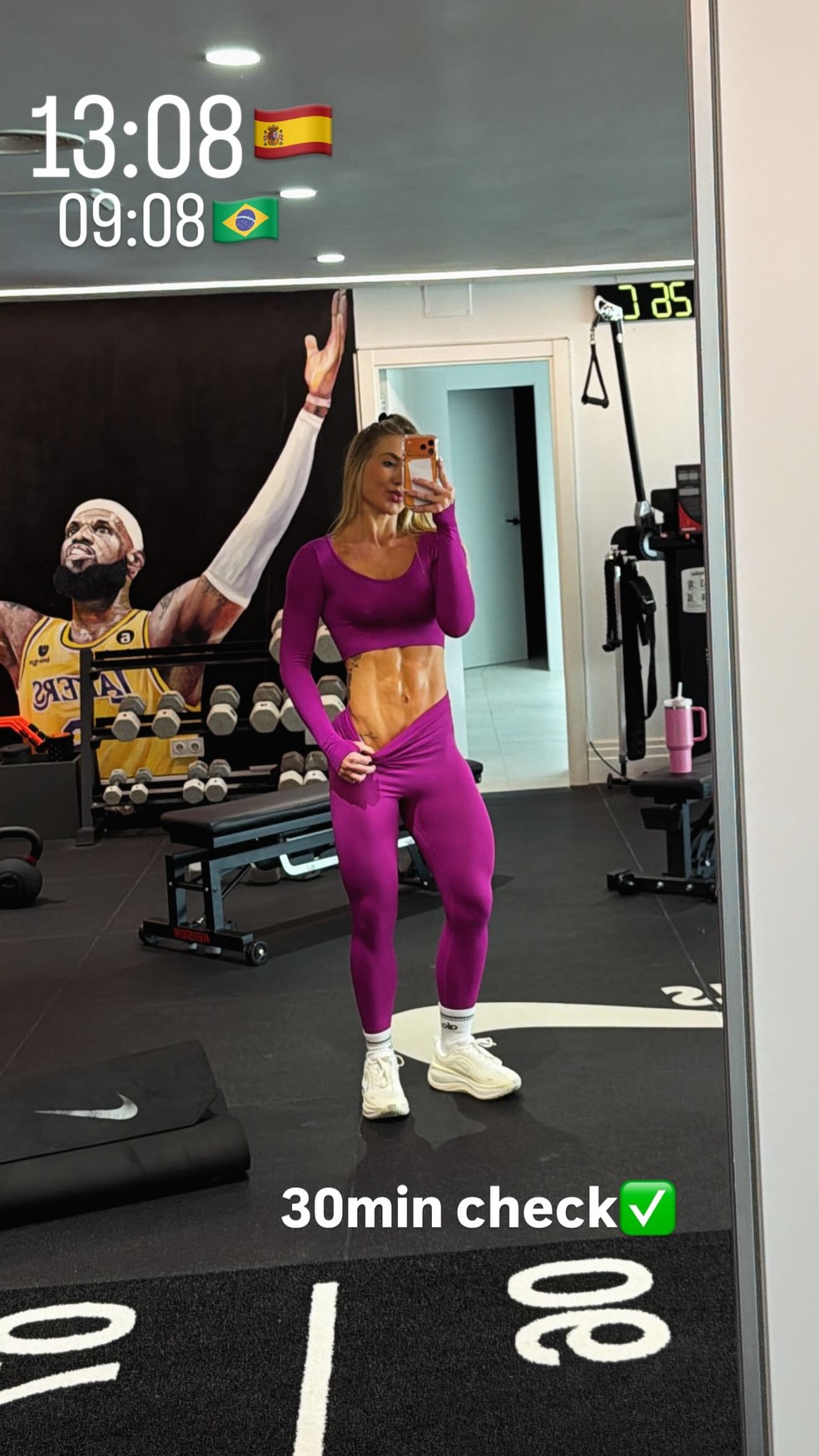 Virginia mostra resultado de treino na academia particular de Vini Jr — Foto: Reprodução/ Instagram