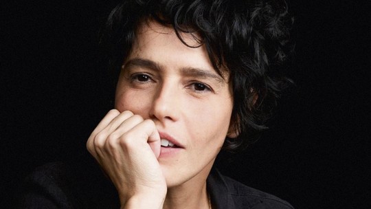 Diretora de 'Os Outros', Luisa Lima fala da motivação para tratar assuntos espinhosos: 'Meu pai fala que sou corajosa. Devo ser mesmo'