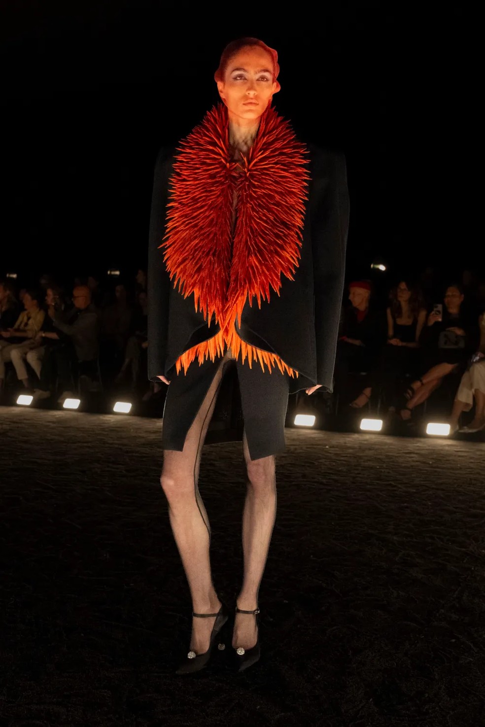 Schiaparelli, alta-costura de outono 2024 — Foto: Schiaparelli