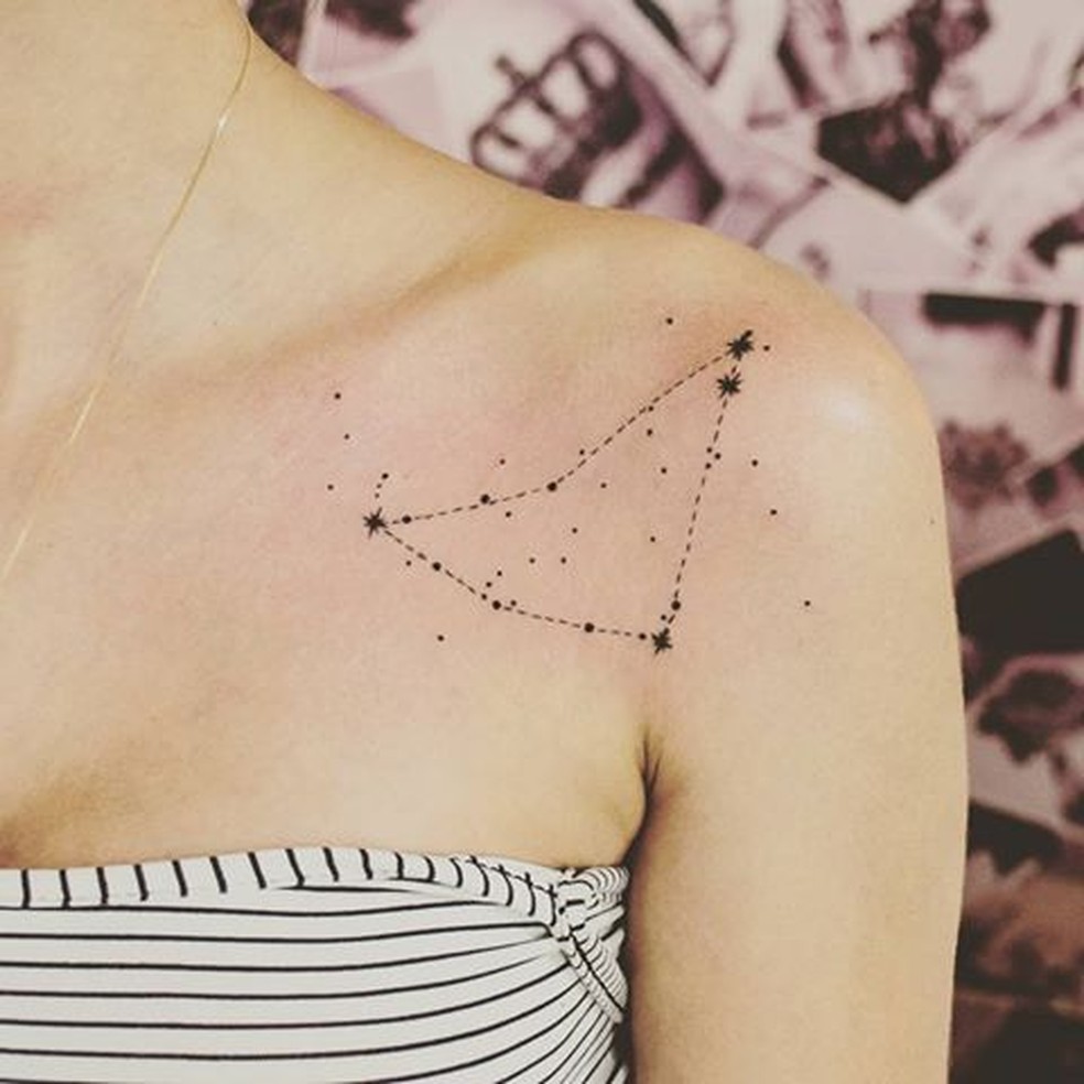 Peito e ombro: a constelação de Capricórnio. — Foto: Reprodução/Pinterest