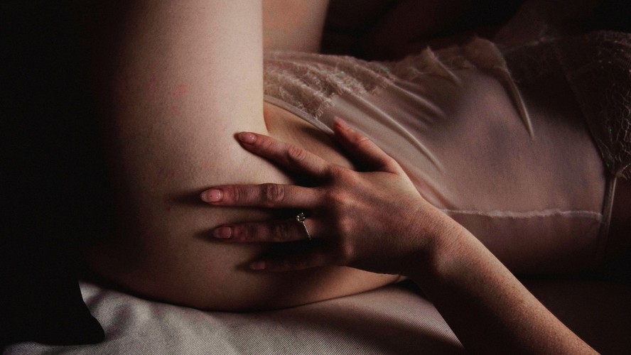 O que é masturbação consciente e como ela pode mudar a forma de sentir prazer
