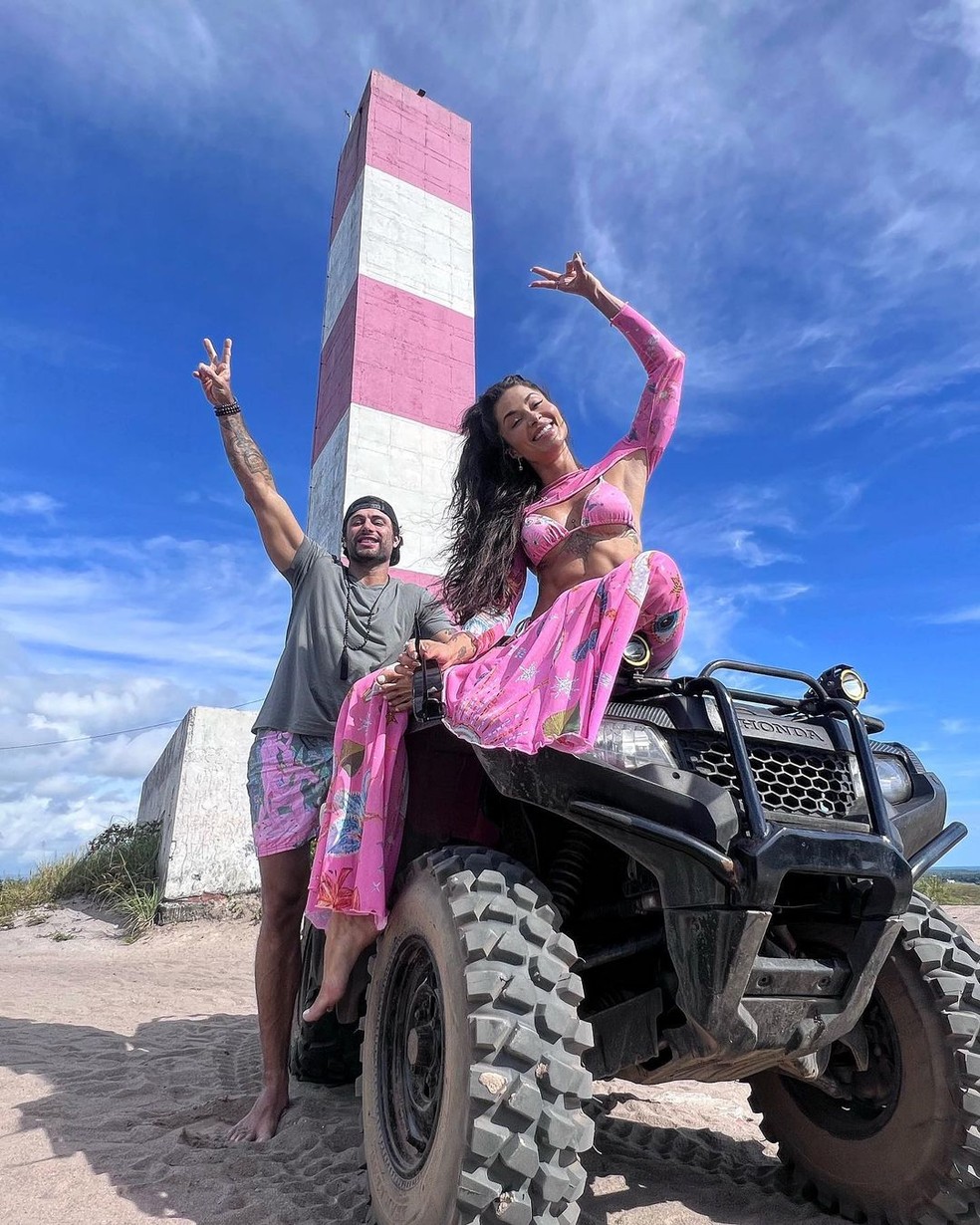 Aline Campos e Jesus Luz curtem férias na Bahia — Foto: Reprodução/Instagram