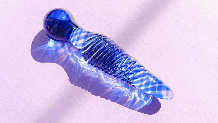 Dildo de vidro: respondemos todas as suas dúvidas sobre este sex toy
