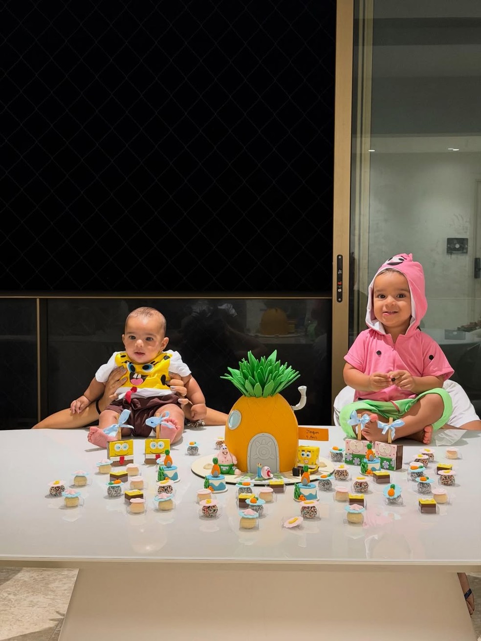 Ary Mirelle e João Gomes mostram filhos em fantasias de 'Bob Esponja ...