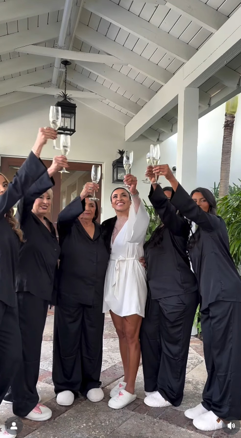 Marta e casou com Carrie nos EUA — Foto: Reprodução/ Instagram
