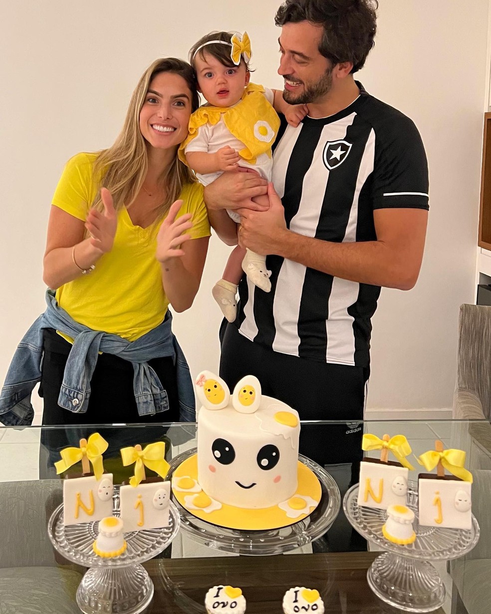 Branca Feres com a filha Nicole e o marido Gustavo — Foto: reprodução/instagram