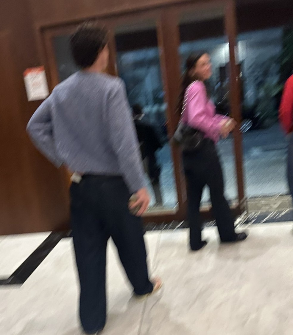 Bruna Marquezine é flagrada em cinema com Shawn Mendes e reforça rumores de affair com cantor — Foto: Reprodução/Instagram/X