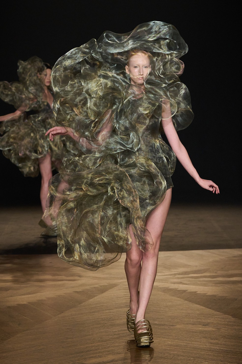Iris van Herpen, alta-costura de inverno 25 — Foto: Divulgação