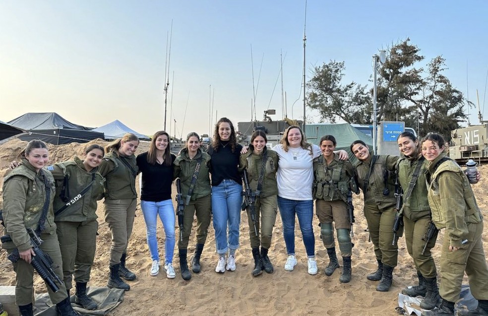 Raz Hershko: judoca que perdeu ouro para Bia Souza visitou o Exército ...