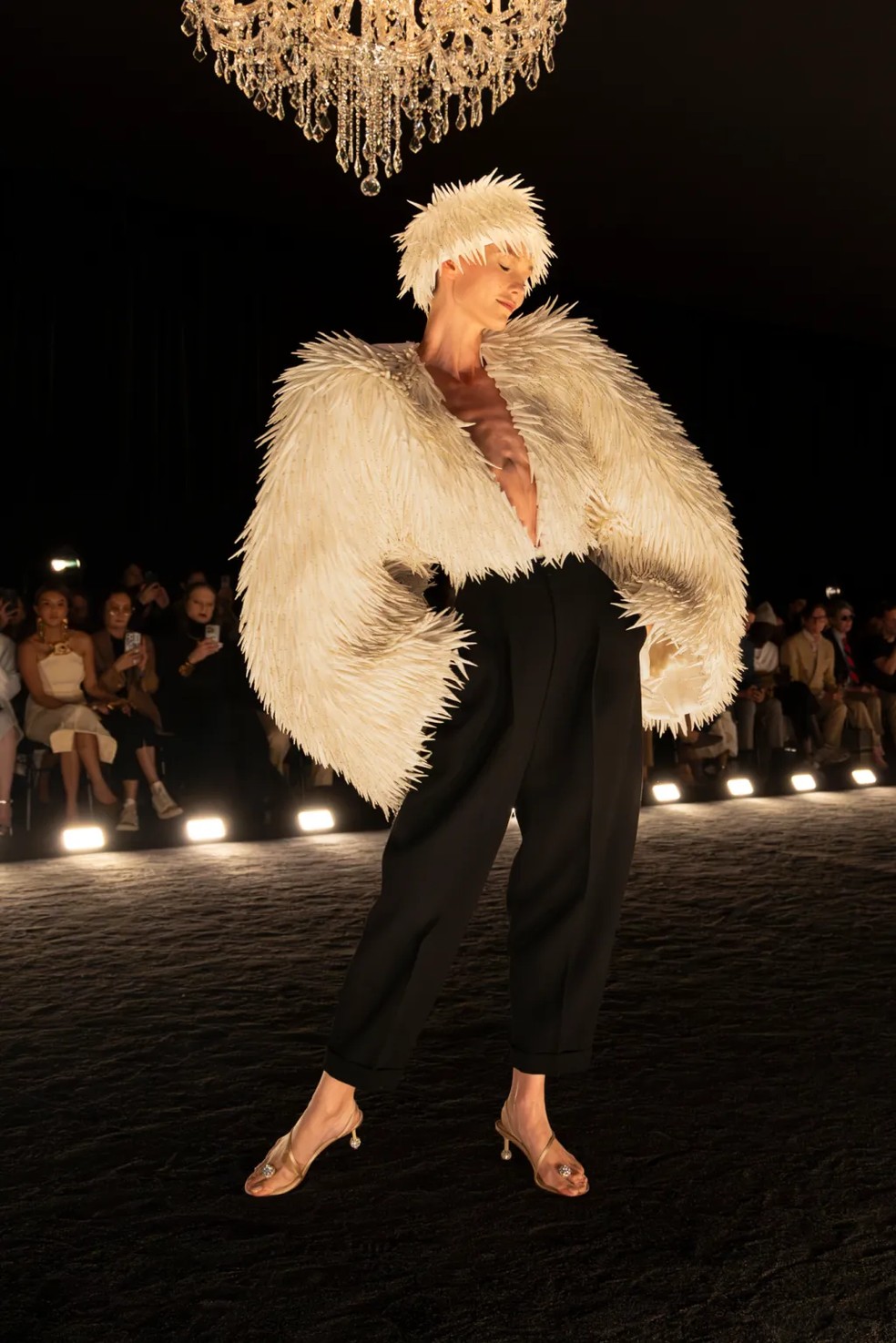 Schiaparelli, alta-costura de outono 2024 — Foto: Schiaparelli