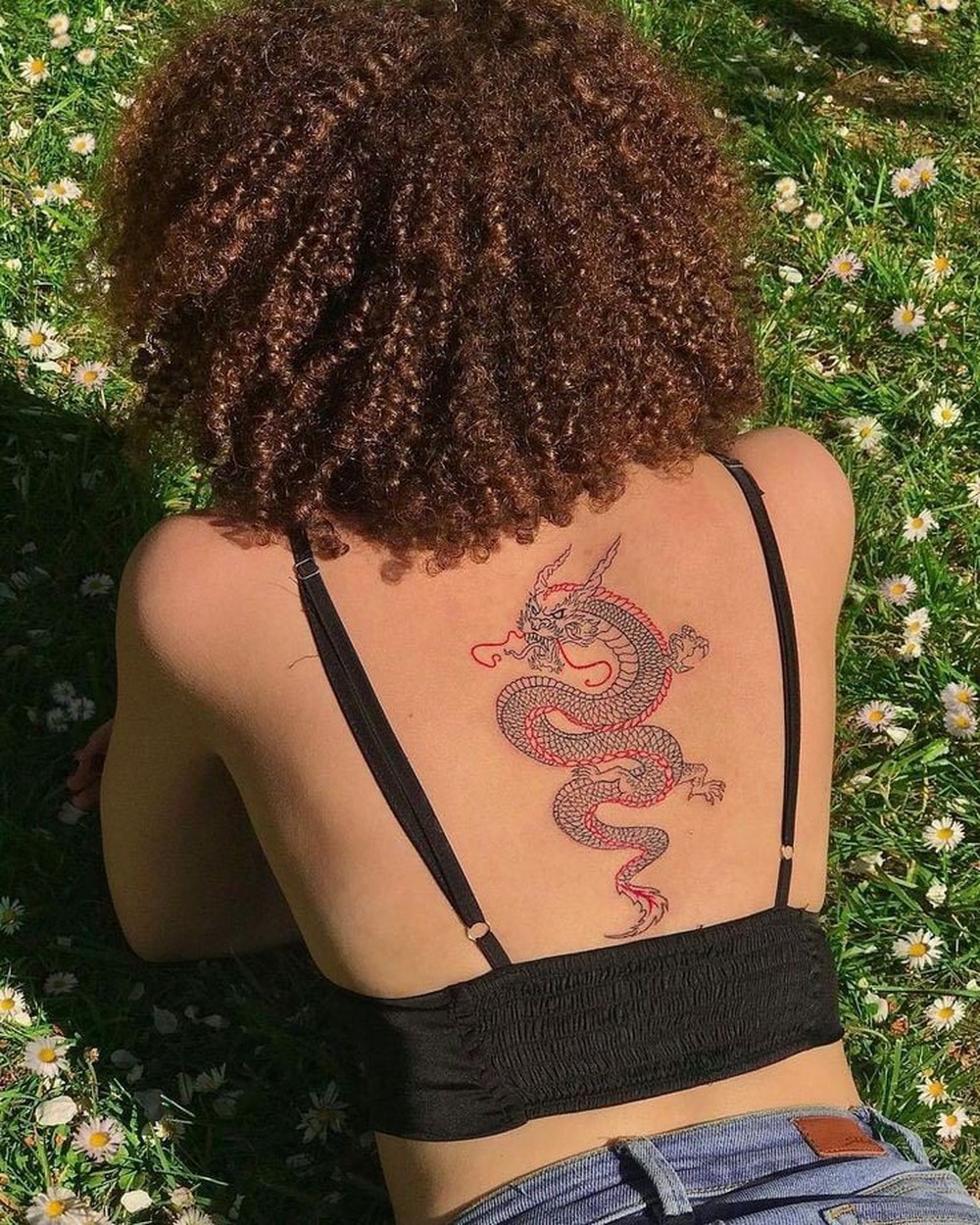 Inspire-se! 20 fotos de tatuagem de dragão nas costas para ousar ainda mais