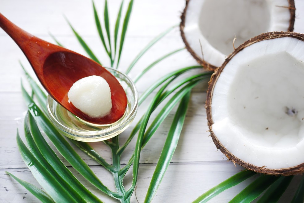 Óleo de coco para o cabelo — Foto: Unsplash/ Towfiqu barbhuiya/ CreativeCommons