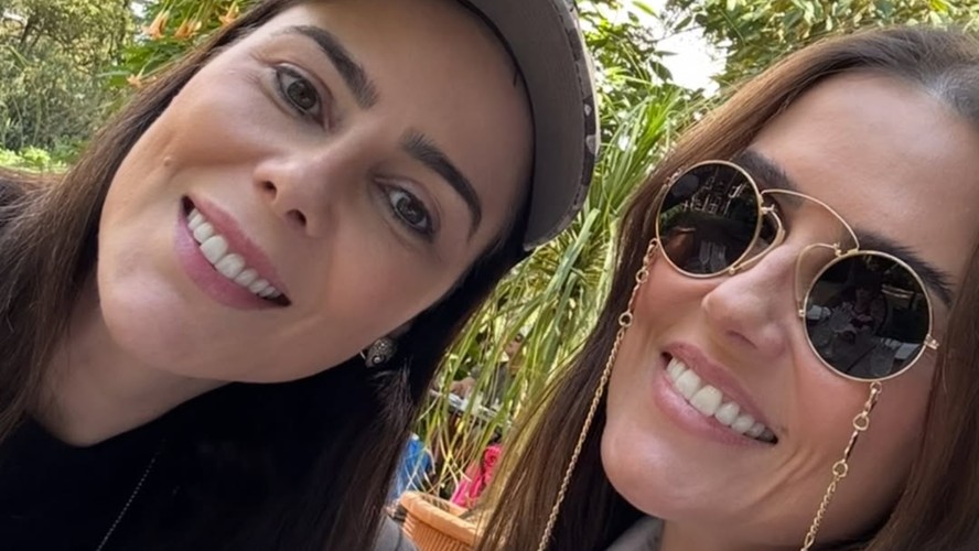 Deborah Secco celebra aniversário de irmã discreta: 'Minha maior defensora'