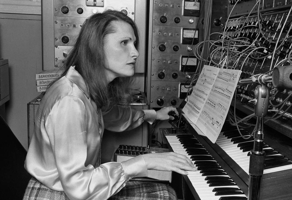 Wendy Carlos em seu estúdio em NY, 1979 — Foto: Getty Images