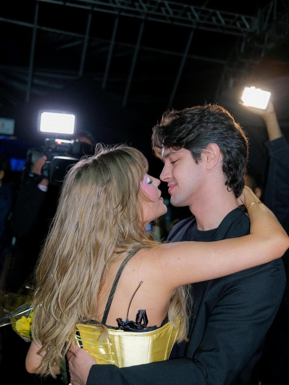 Luísa Sonza comemora 2 anos de namoro reservado com médico português Luis Ribeirinho — Foto: marieclaire