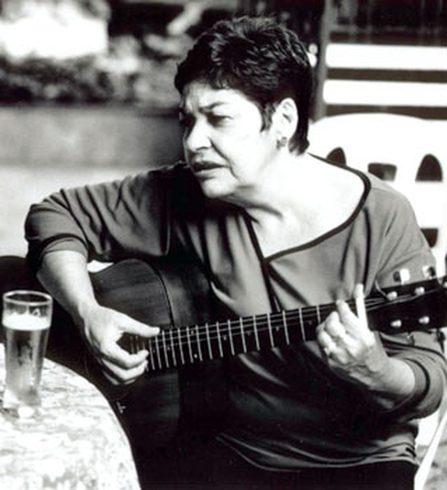 Morre a cantora e compositora Sueli Costa aos 79 anos