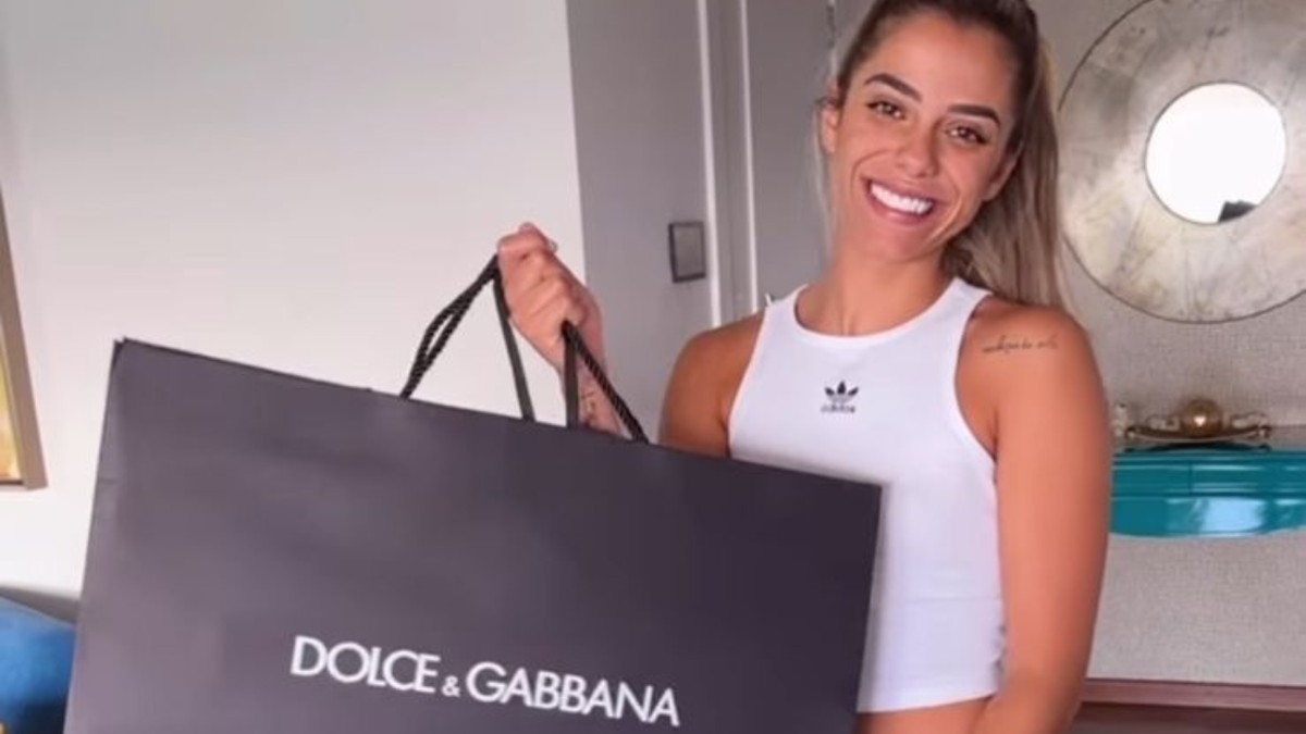 Key Alves ganha presente grifado avaliado em R$ 3 mil de fãs: 'Sem ...