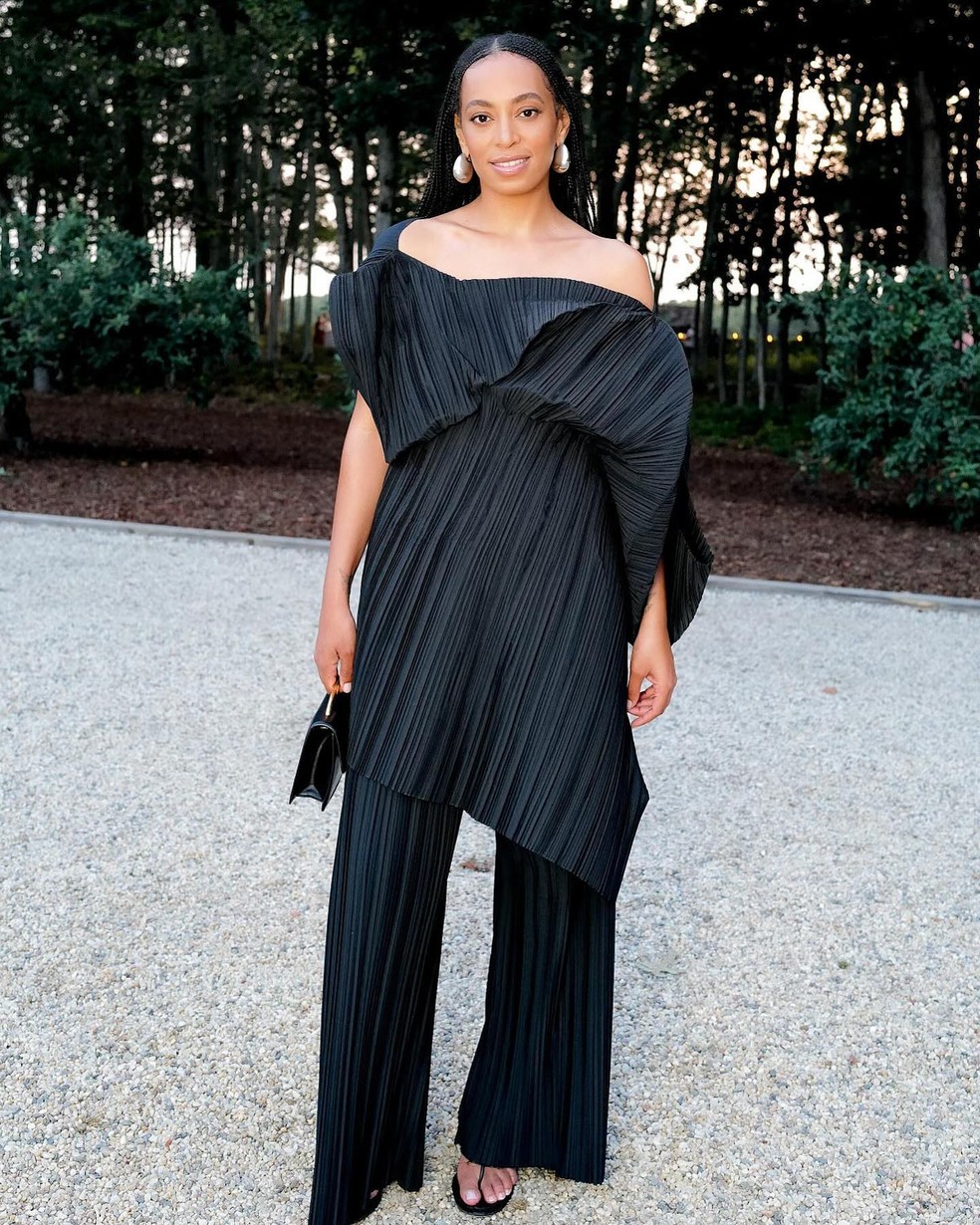 Por que o estilo de Solange Knowles se mantém tão cool e relevante — Foto: Reprodução/Instagram @daniellegoldberg