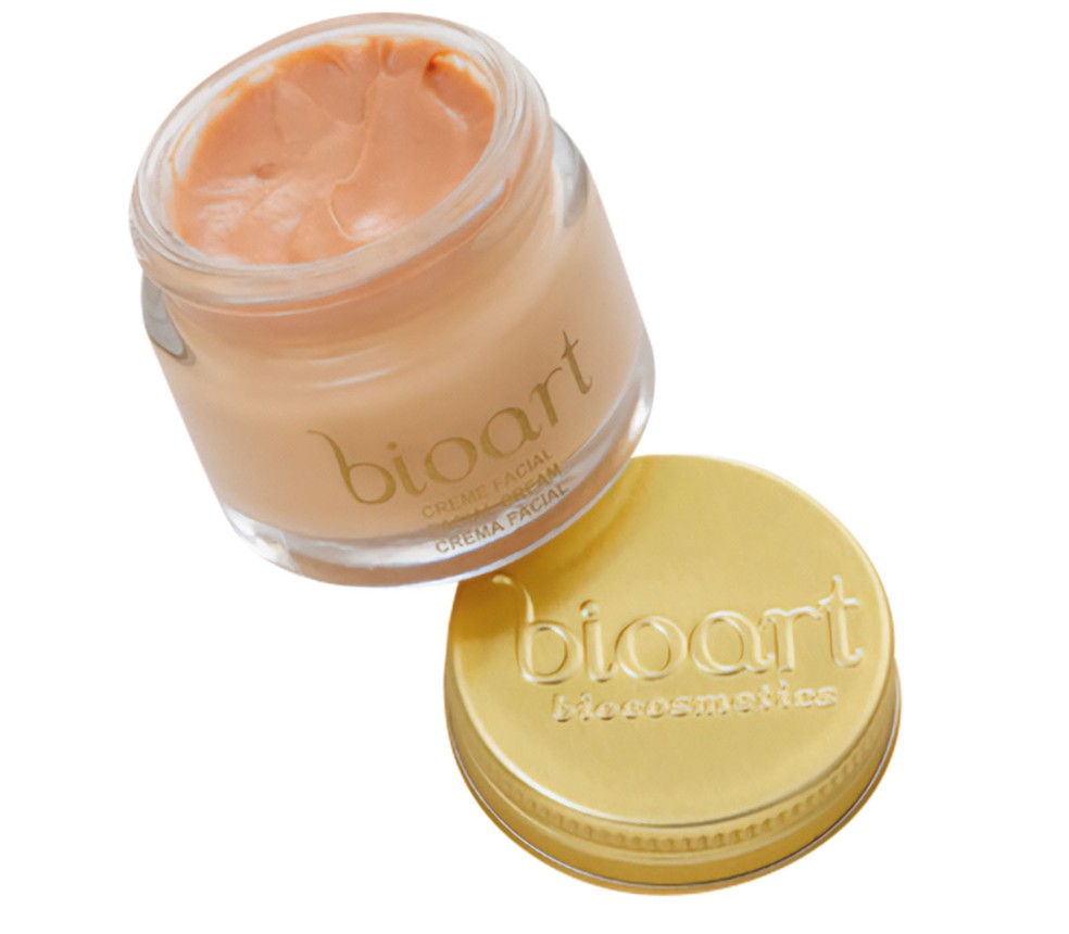 Creme facial iluminador, bioart, — Foto: Divulgação