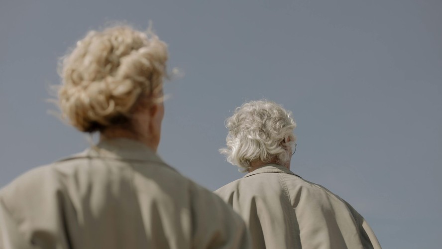 Como lidar com os efeitos da menopausa no cabelo? Médicos explicam