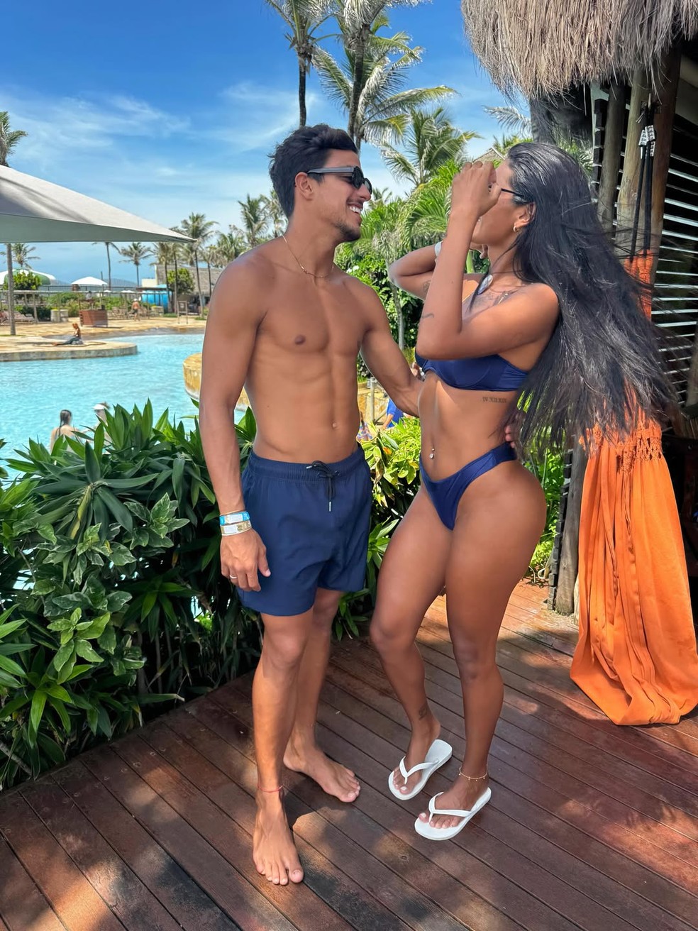 Pocah posa com namorado: 'A vida ao teu lado é um sonho' — Foto: Reprodução/Instagram