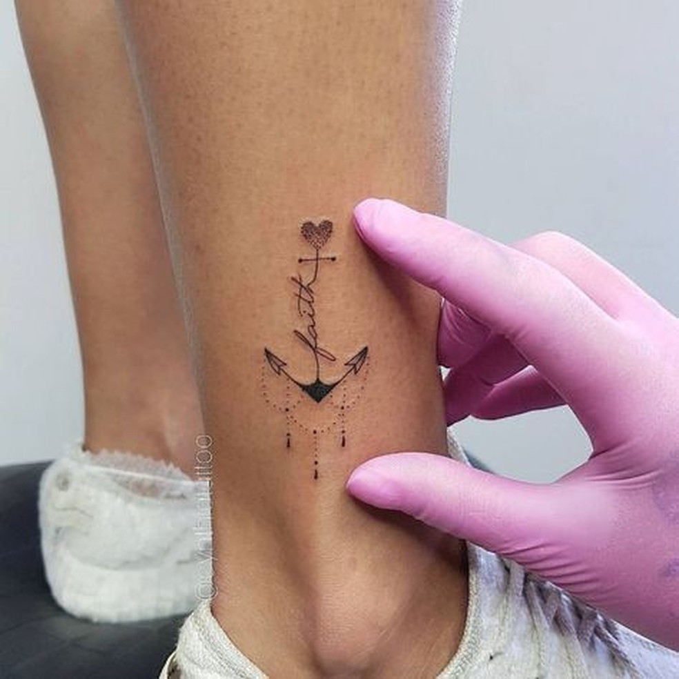 Tornozelo: Uma âncora, refletindo segurança. — Foto: Reprodução/Pinterest