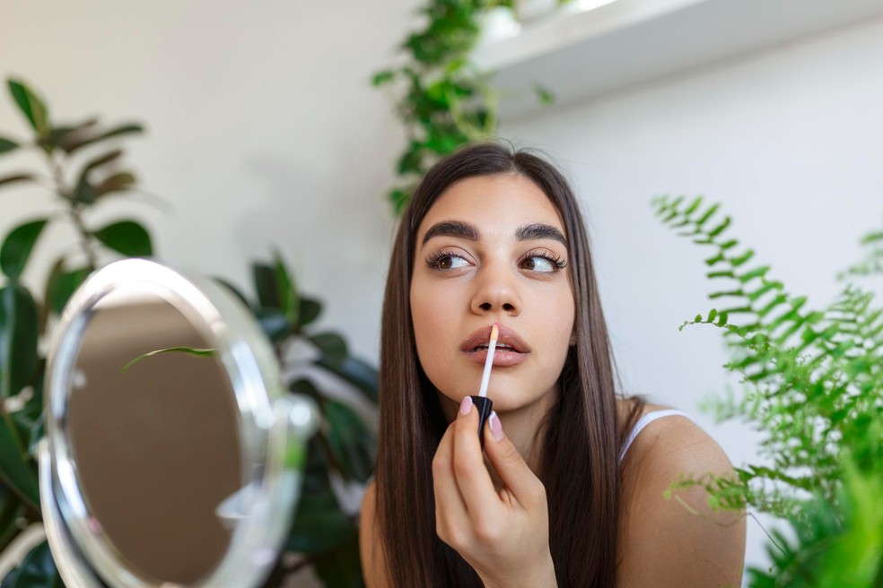 5 ótimas opções de gloss e lip oil incolor a partir de R$ 13 para realçar os lábios — Foto: Reprodução/Freepik (stefamerpik)