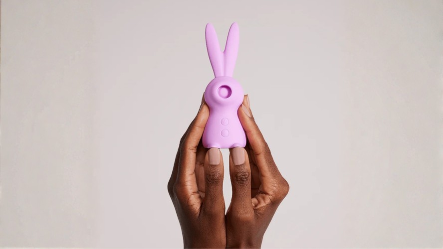 7 vibradores com formato de coelho para experimentar nesta Páscoa; na foto, Magic Rabbit de Ingrid Guimarães e A Sós