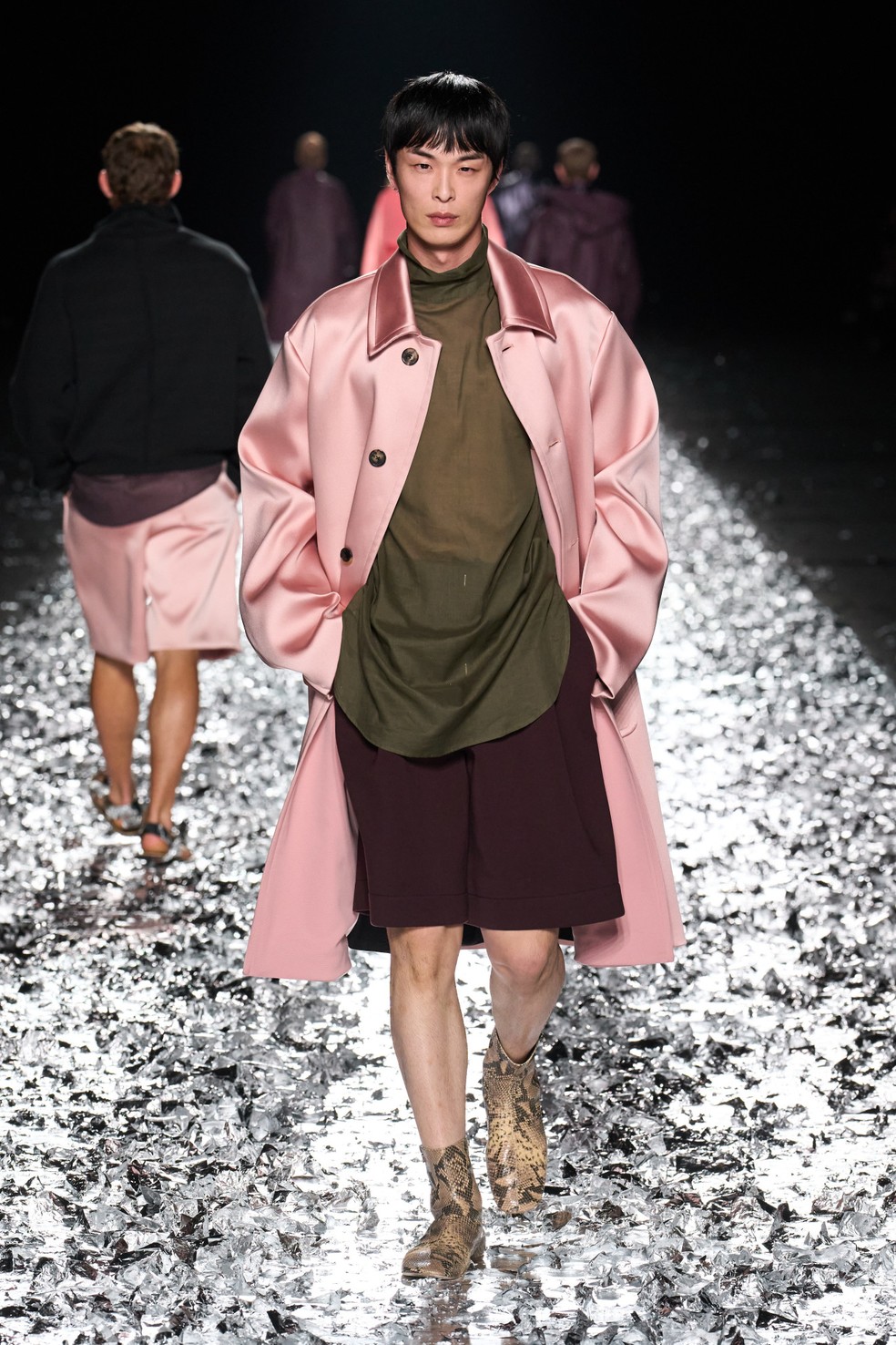 Dries Van Noten, primavera 2025 — Foto: Launchmetrics Spotlight