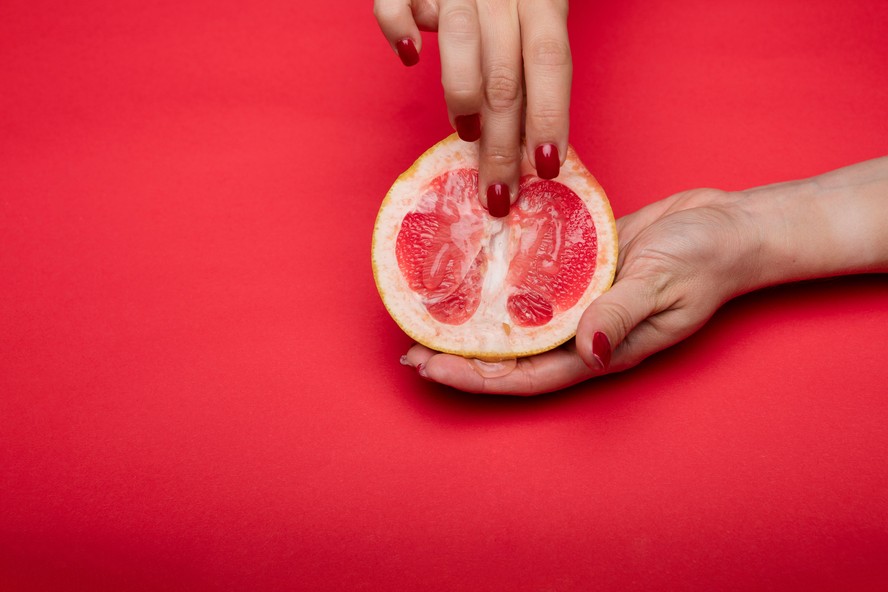 Veja dicas como gozar sozinha, explorar seu corpo e ter orgasmos inesquecíveis.