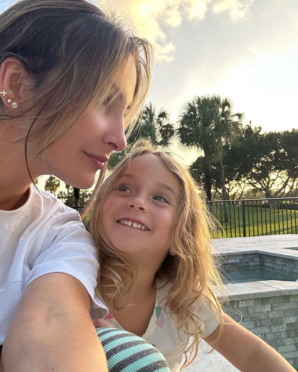 Claudia Leitte publicou foto com a filha e encantou os fãs — Foto: Reprodução Instagram