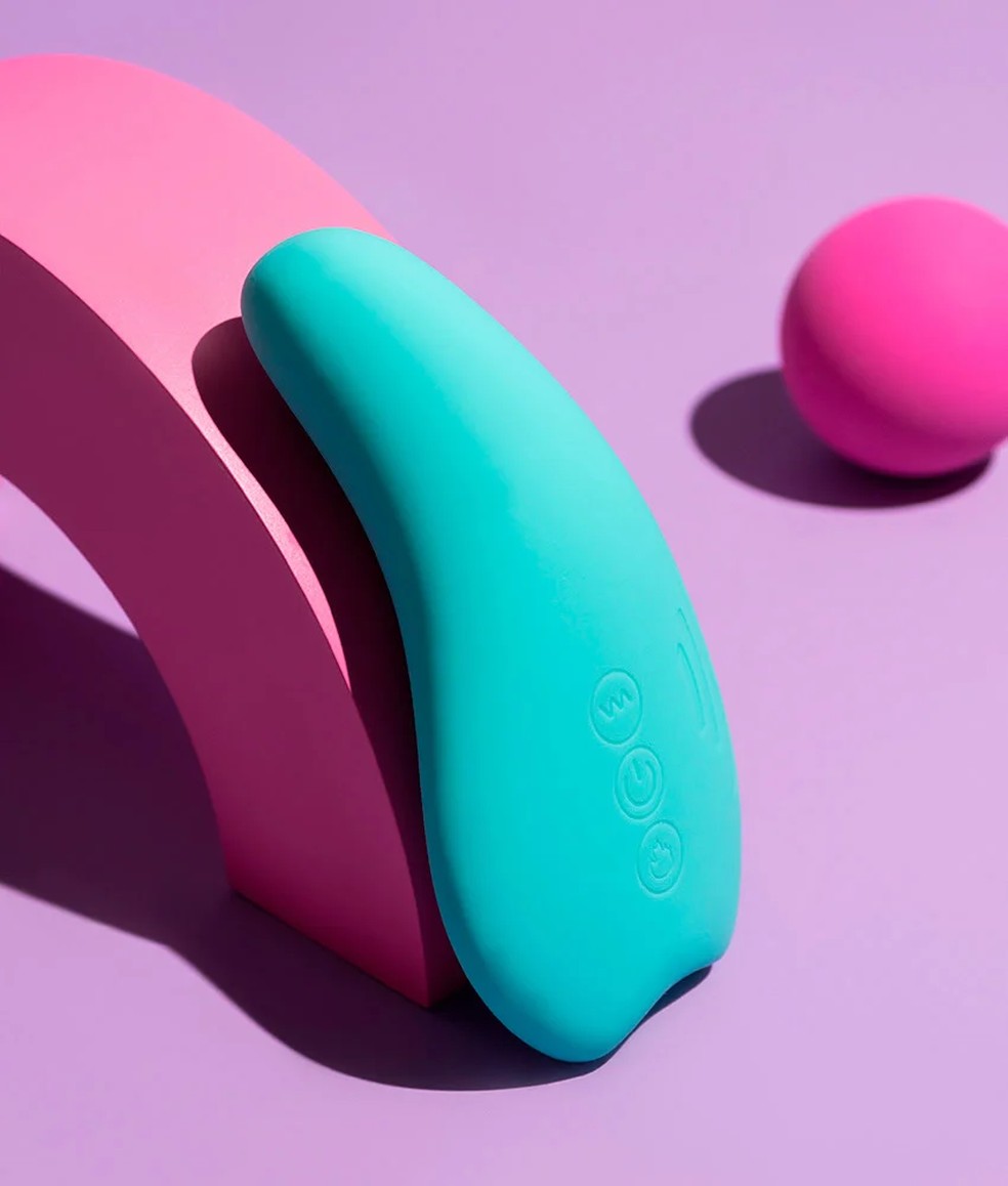 Vibrador com aquecimento Mimo, de Dona Coelha (R$ 397,90) — Foto: Divulgação