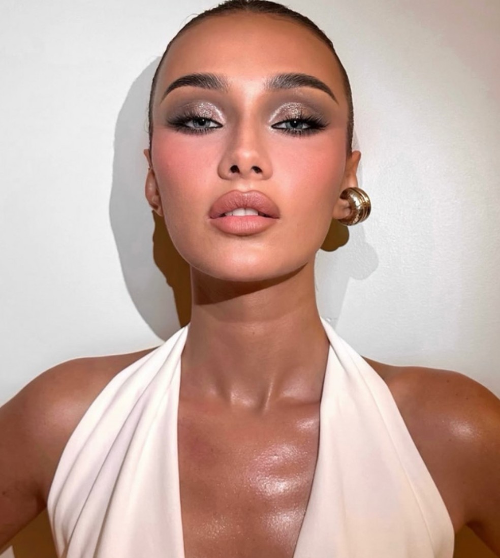 Sombra cintilante e acabamentos acetinados — Foto: Reprodução / Instagram @patrickta