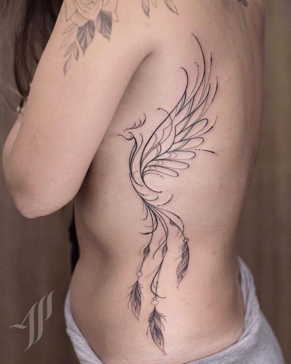 Tatuagem de fênix feminina: inspirações poderosas para você ficar ainda ...