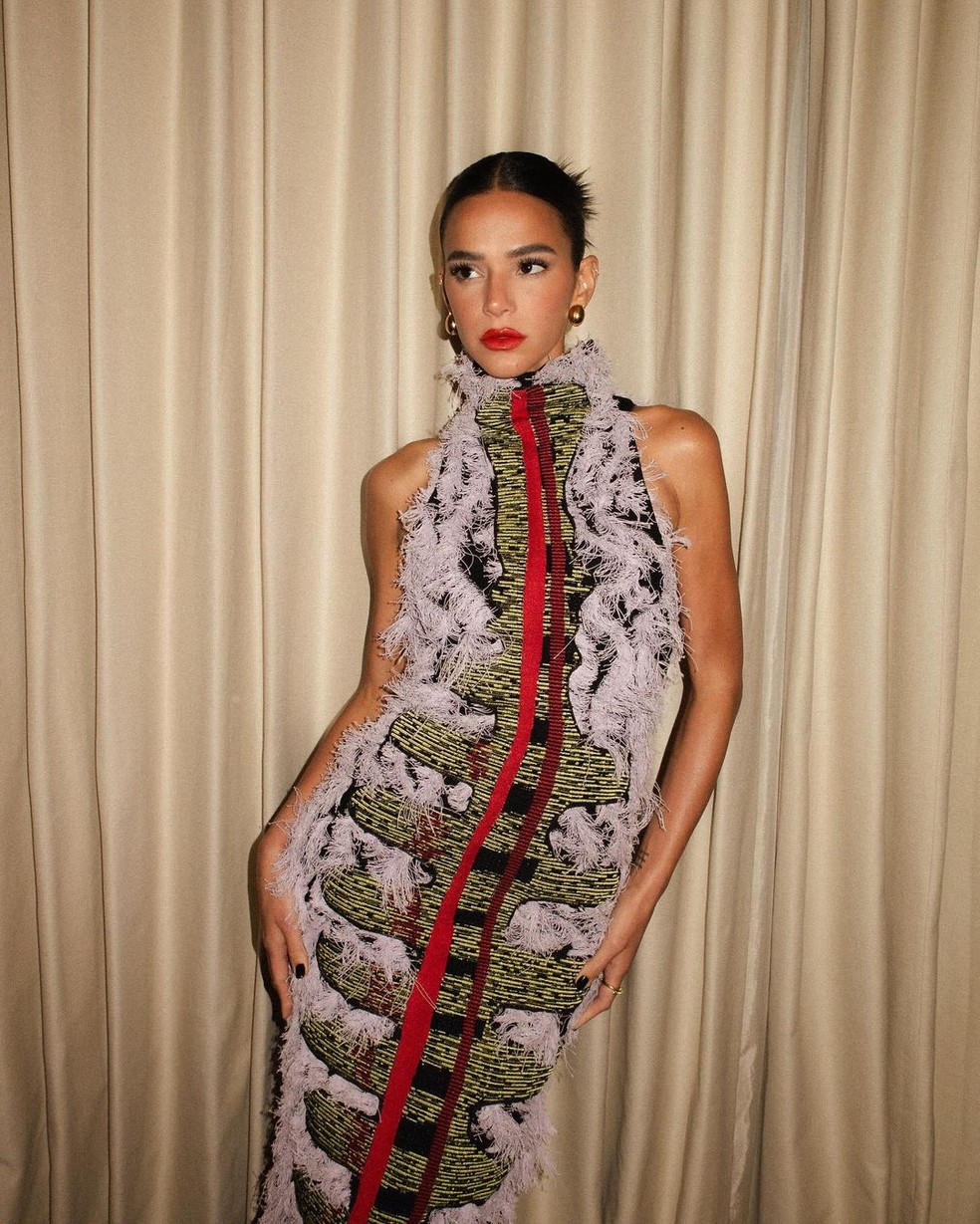 Bruna Marquezine de Bottega Veneta para Milão Fashion Week — Foto: Reprodução/Instagram @brunamarquezine